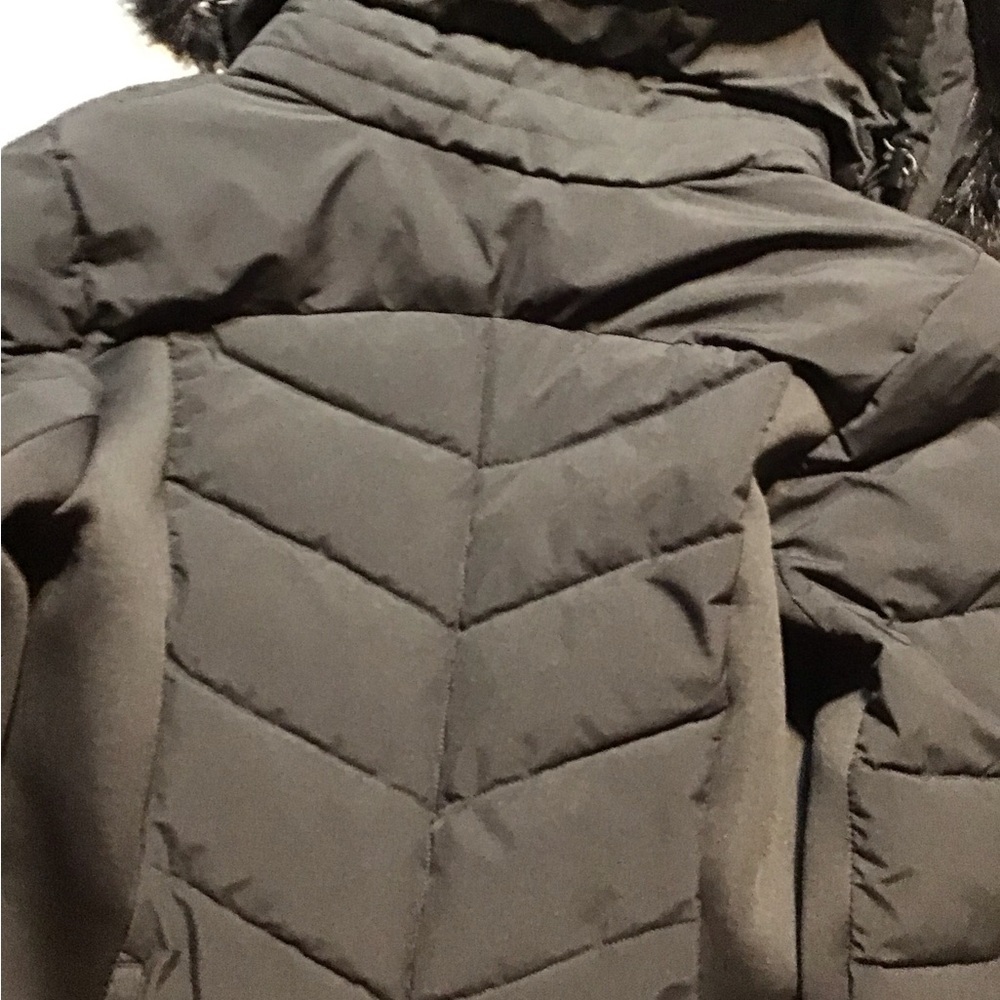 Michael Kors Black Puffer Jacket with Faux Fur Trim - Picture 3 of 6